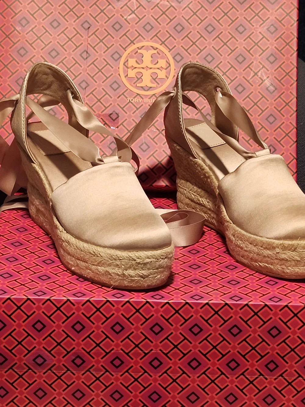 Tory Burch jute pink ribbon